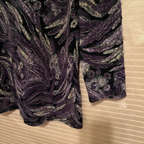DRESS BARN~ PURPLE ABSTRACT BLOUSE~SM - Picture 5 of 7